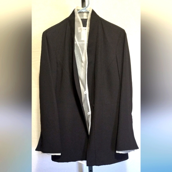Essence black blazer - Picture 1 of 5